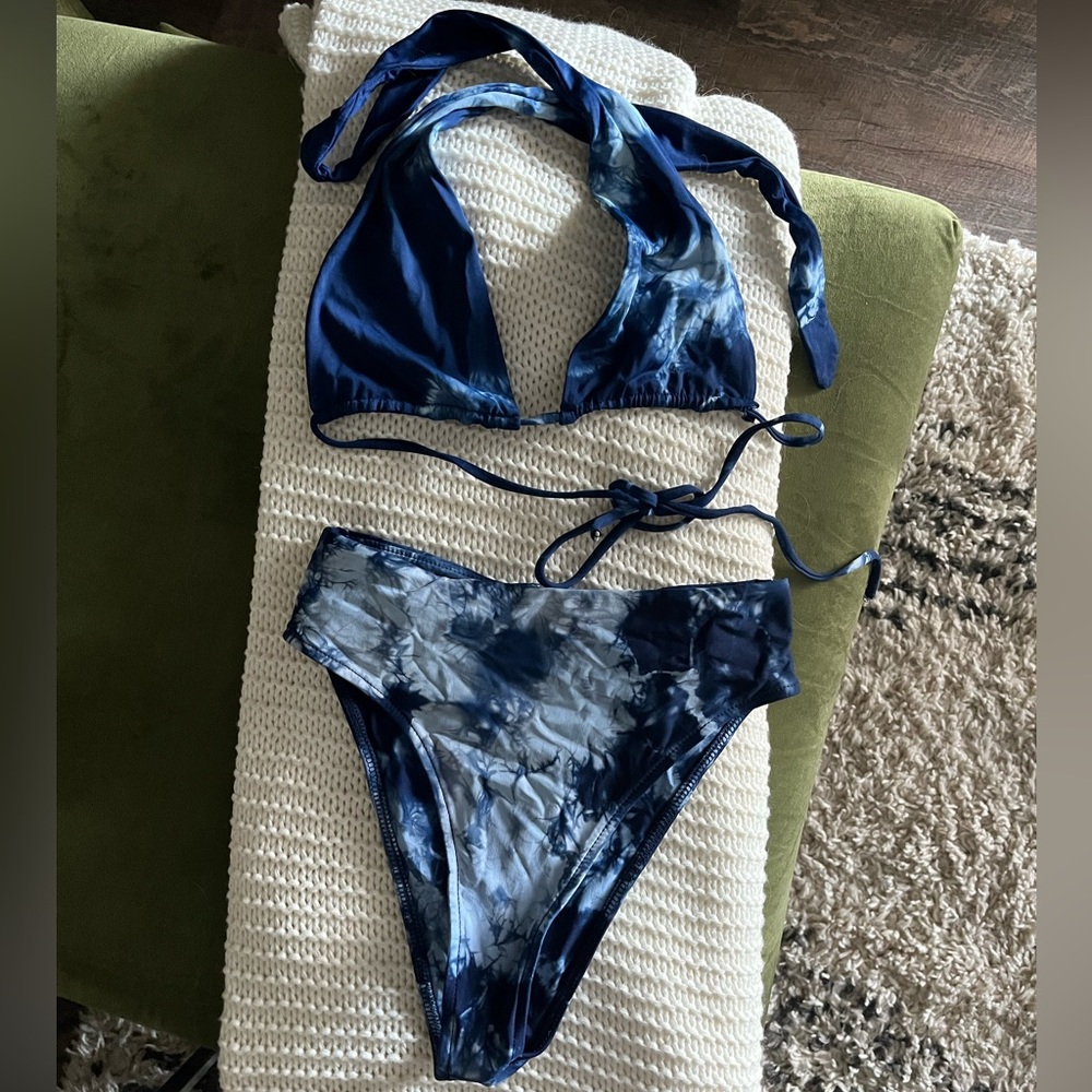 Frankie's Bikinis x Sofia Richie set Jordan